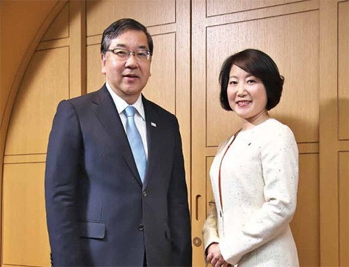 五神 真 氏（写真左）と片倉正美（写真右）