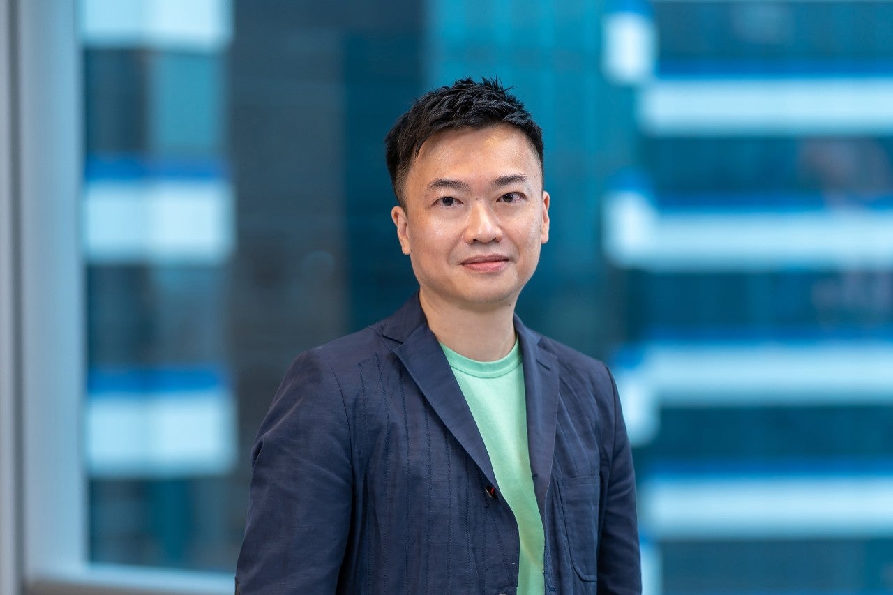 Photographic portrait of Steve Lo