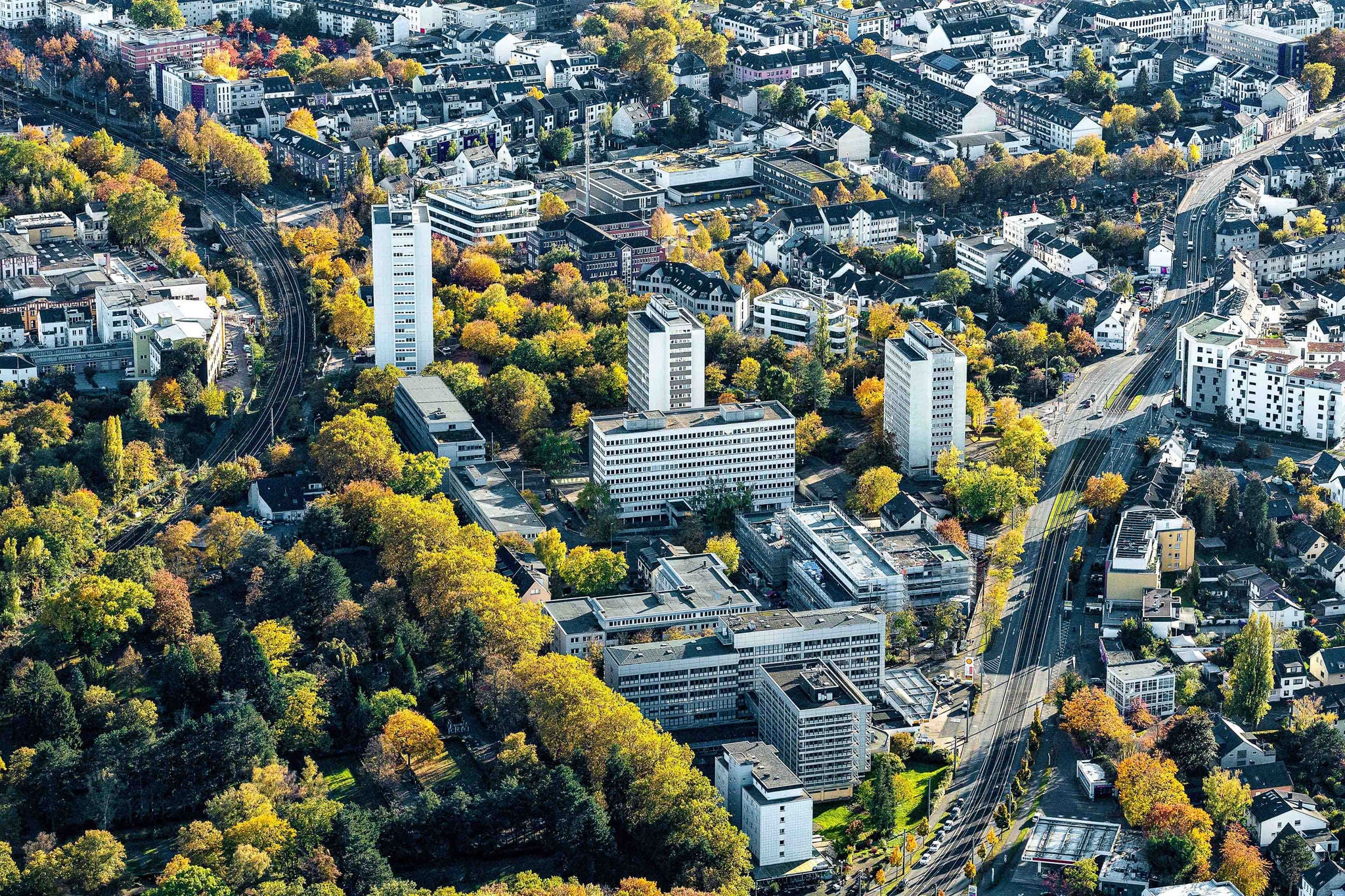 Luftaufnahme vom Behoerdenstandort Beuel mit Bundeszentralamt fuer Steuern und Bundesamt fuer Ausruestung, Informationstechnik und Nutzung der Bundeswehr, Bonn