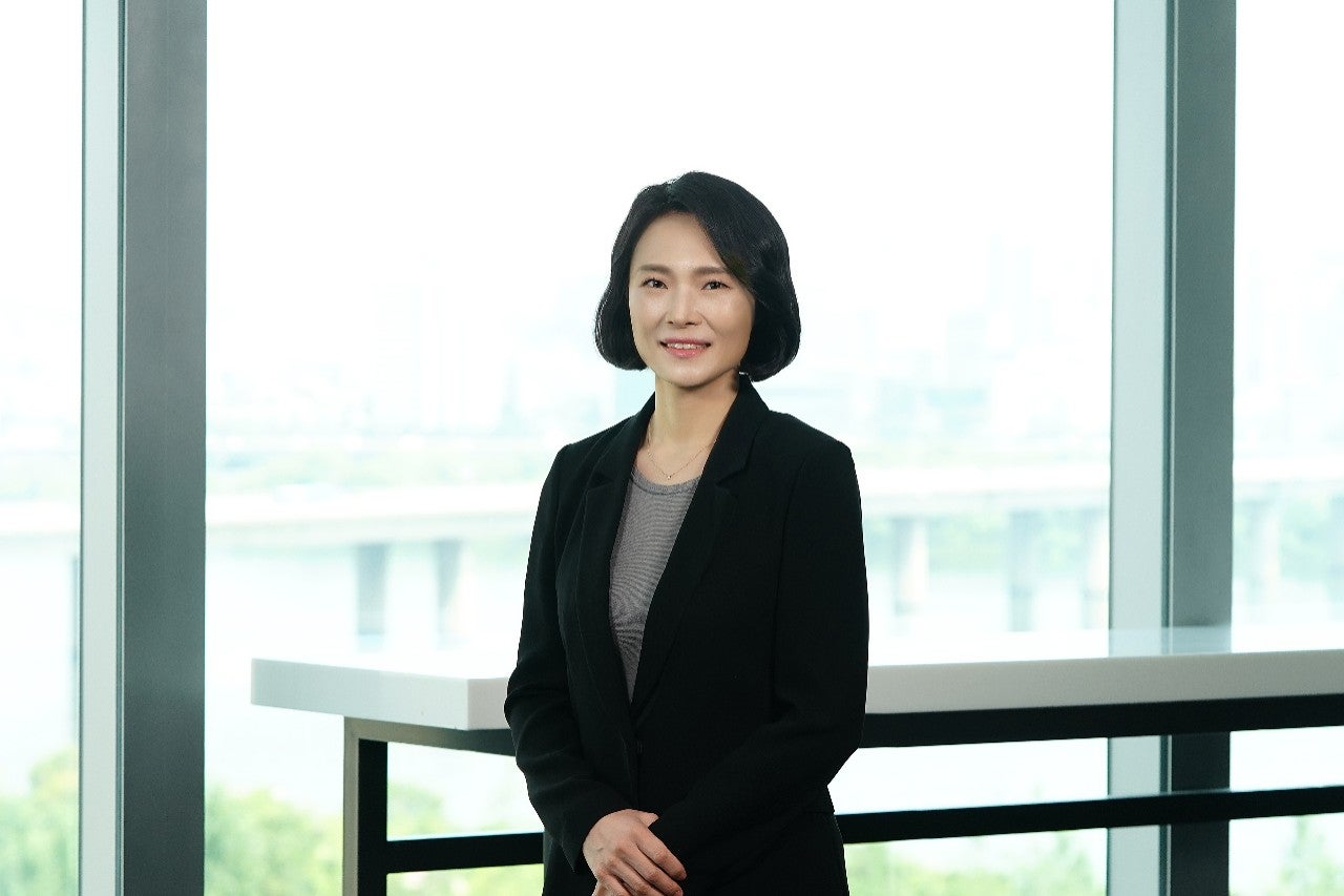 photographic portrait of sungyeon cho