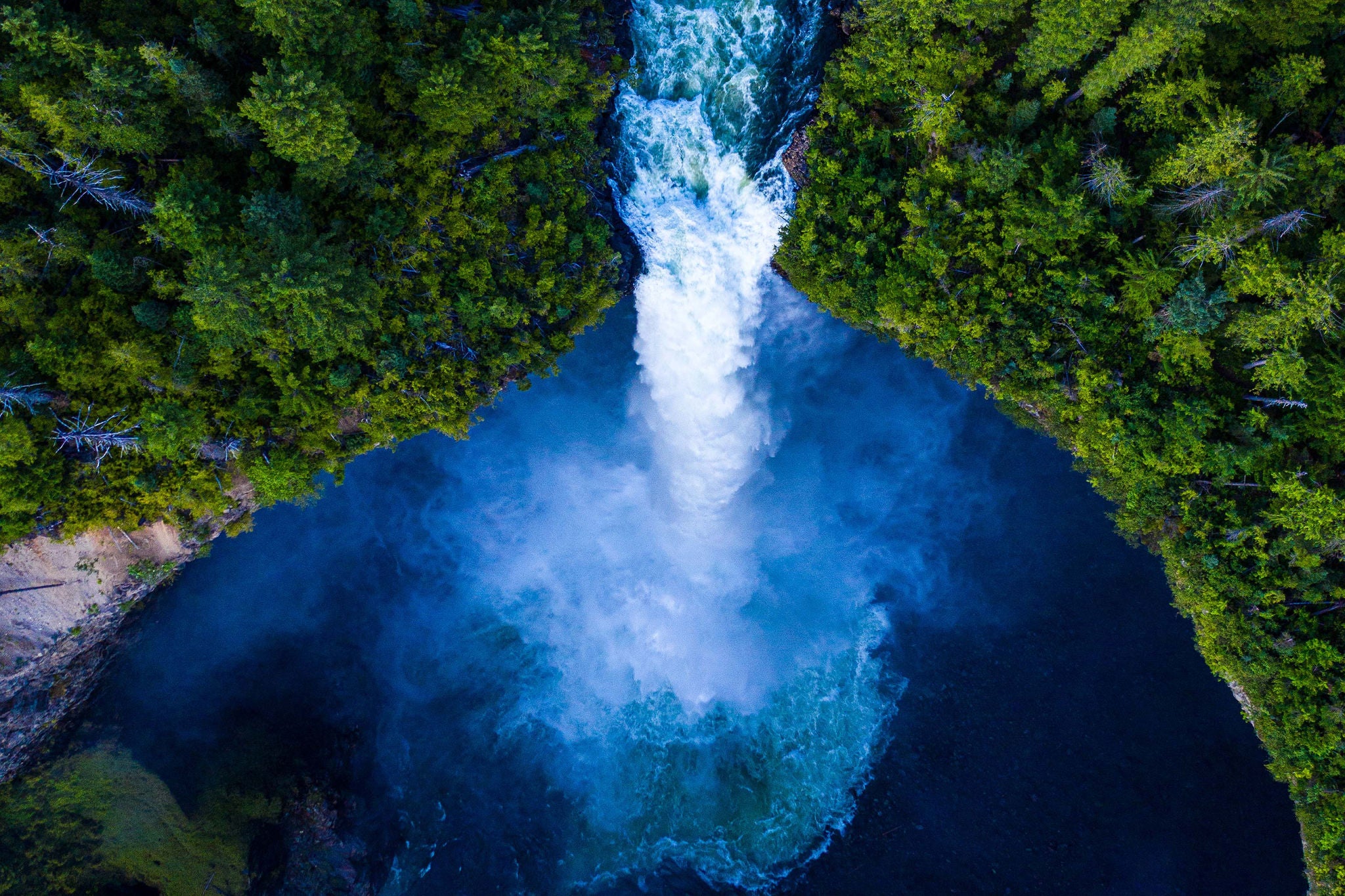 EY au waterfall