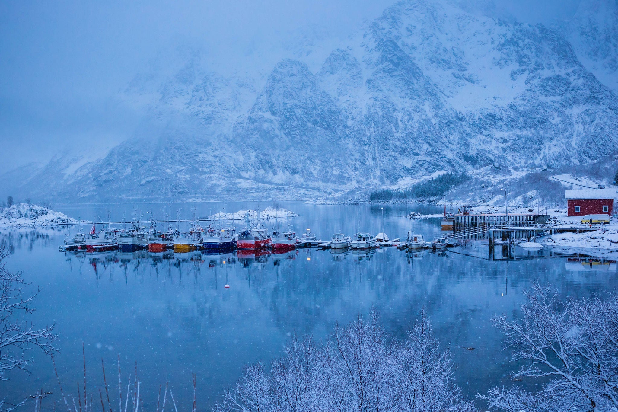 Norway, Nordland, Lofoten, Vagan, Austnesfjorden, Fishing boats in fjord