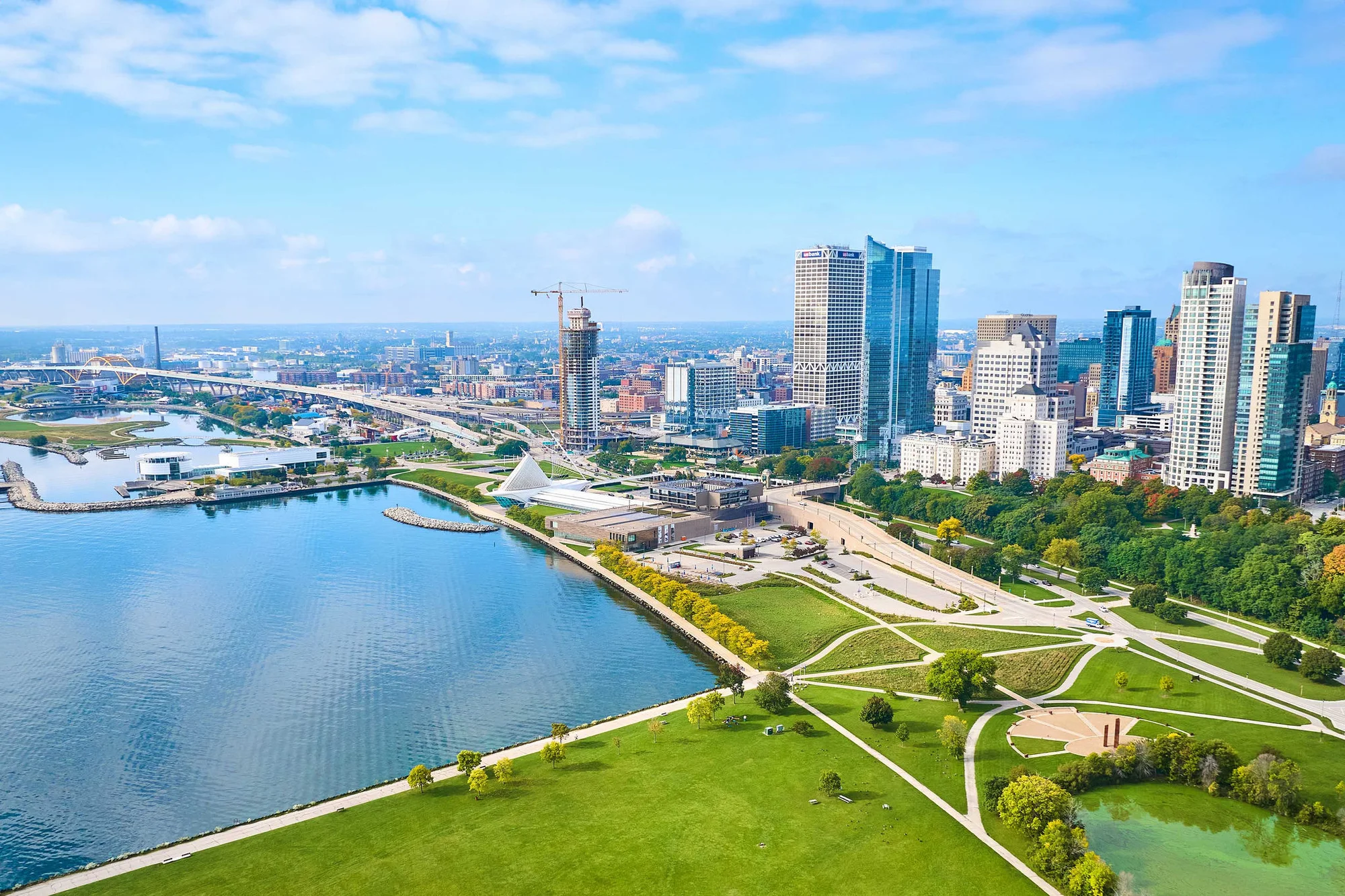  Aerial View of Milwaukee Waterfront and Urban Park