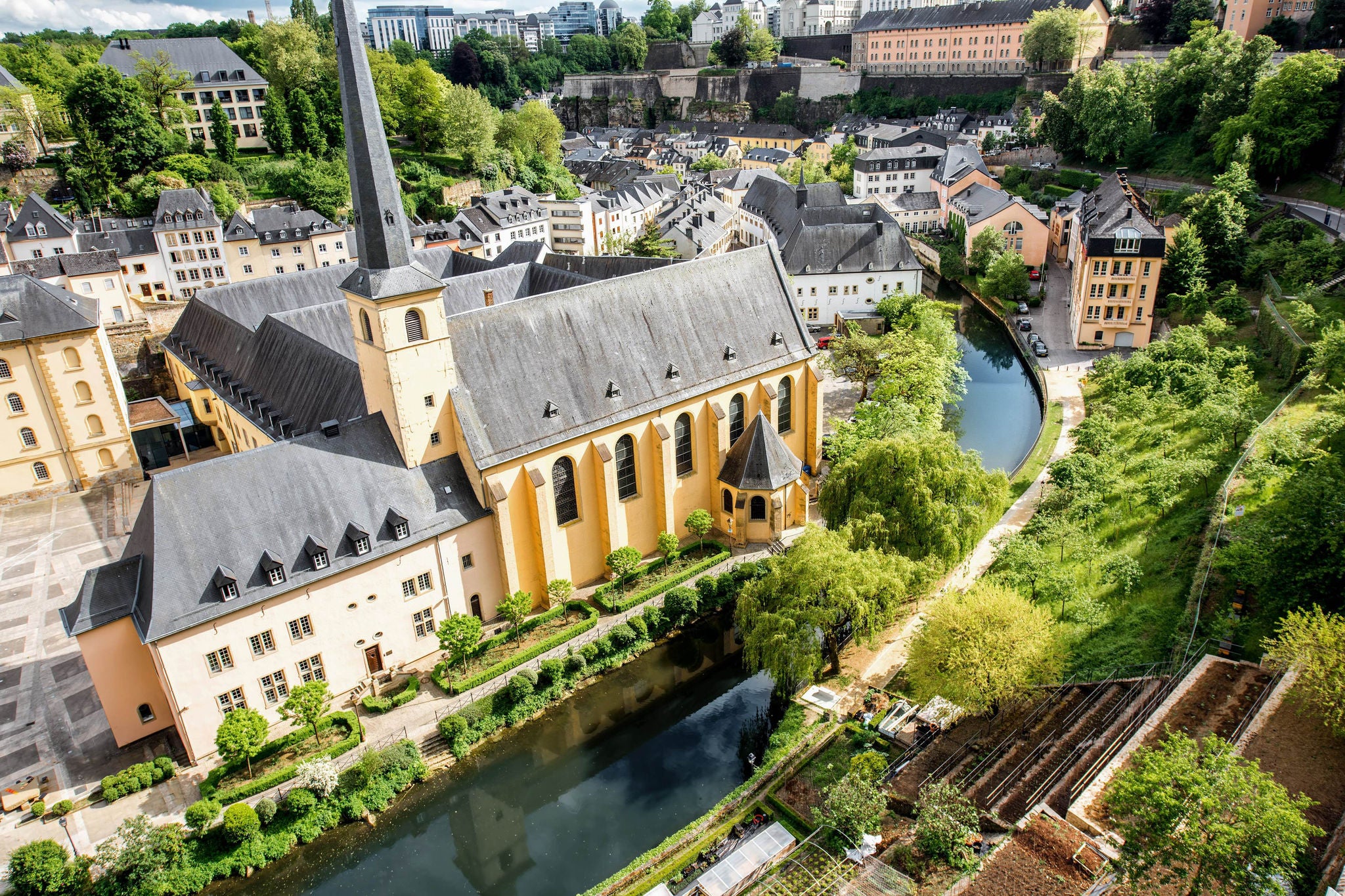 Luxembourg Parliament enacts changes to Pillar Two Law