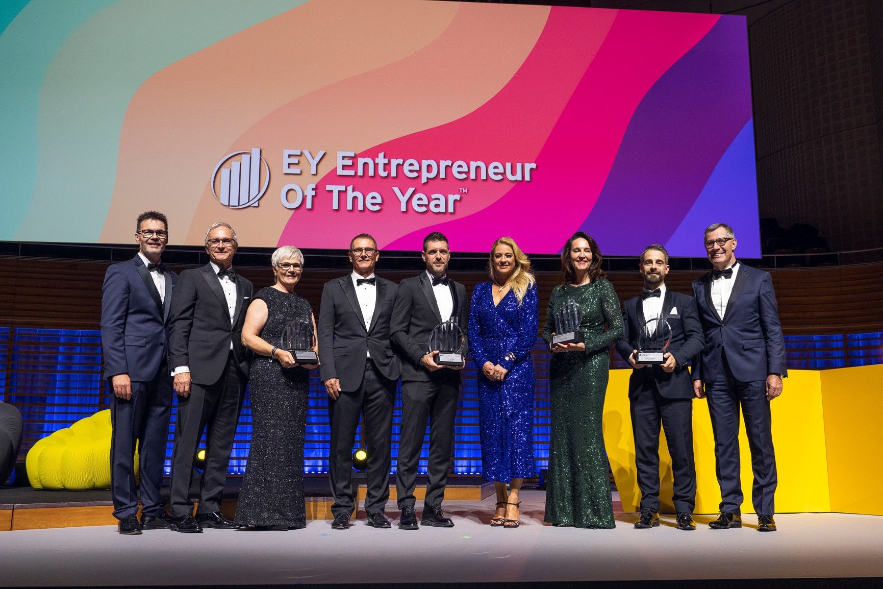 EY entrepreneur of the year winners group image