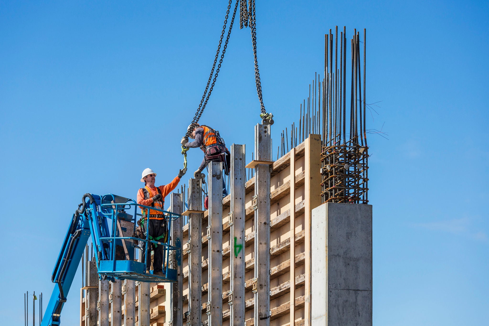 Workers on concrete wall form on construction site

Image downloaded by Charlie Brewer at 20:08 on the 20/08/18