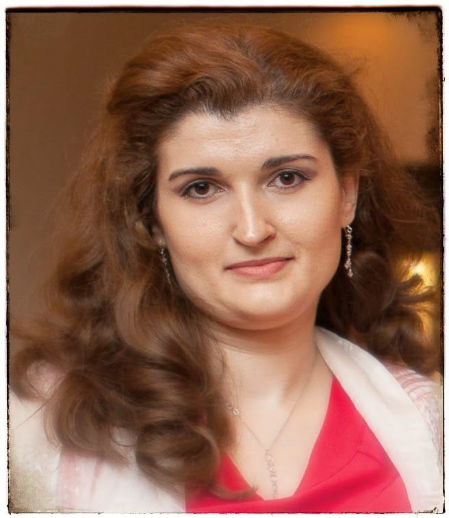 Photographic portrait of Roxana Şerban