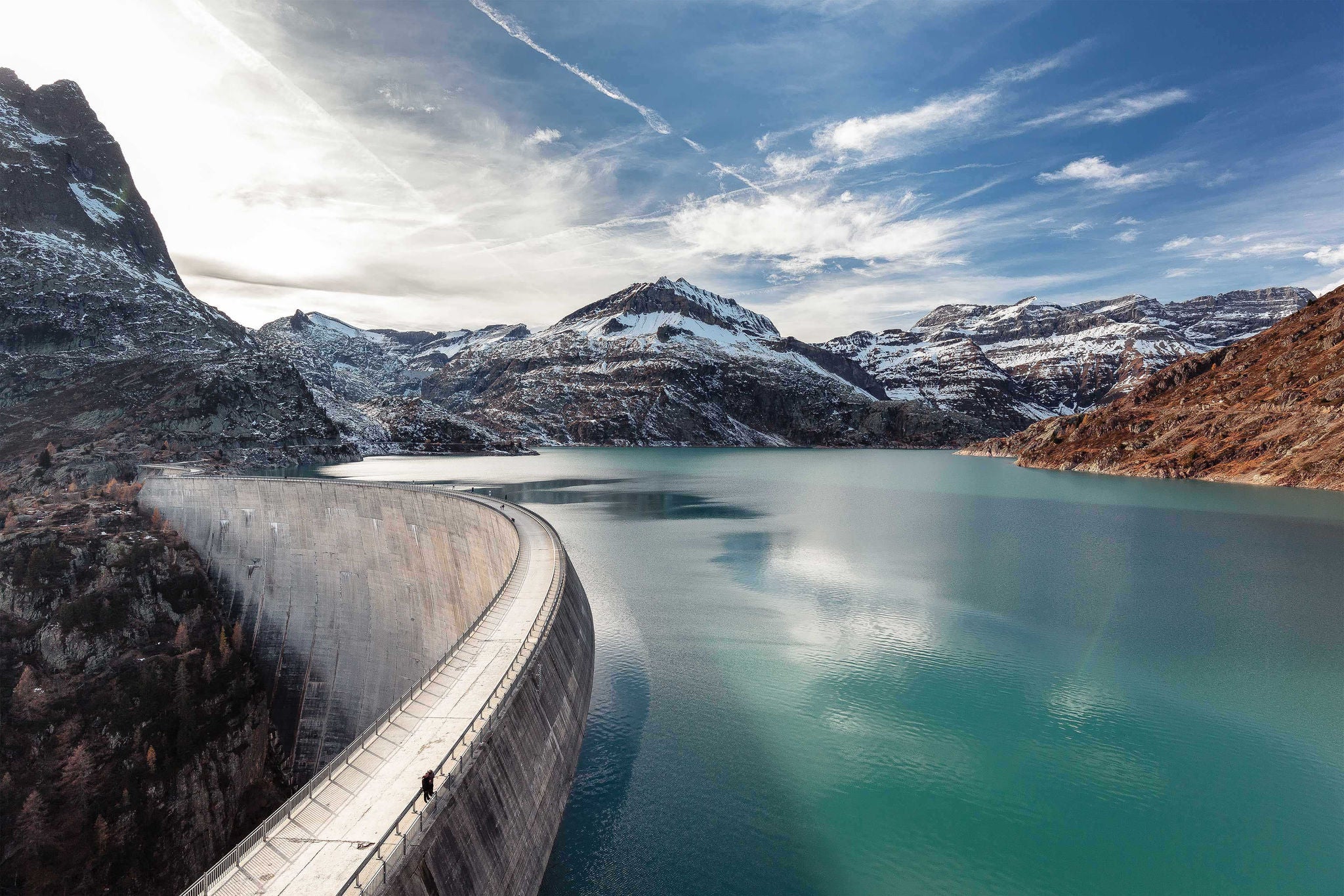 image of dam from the top