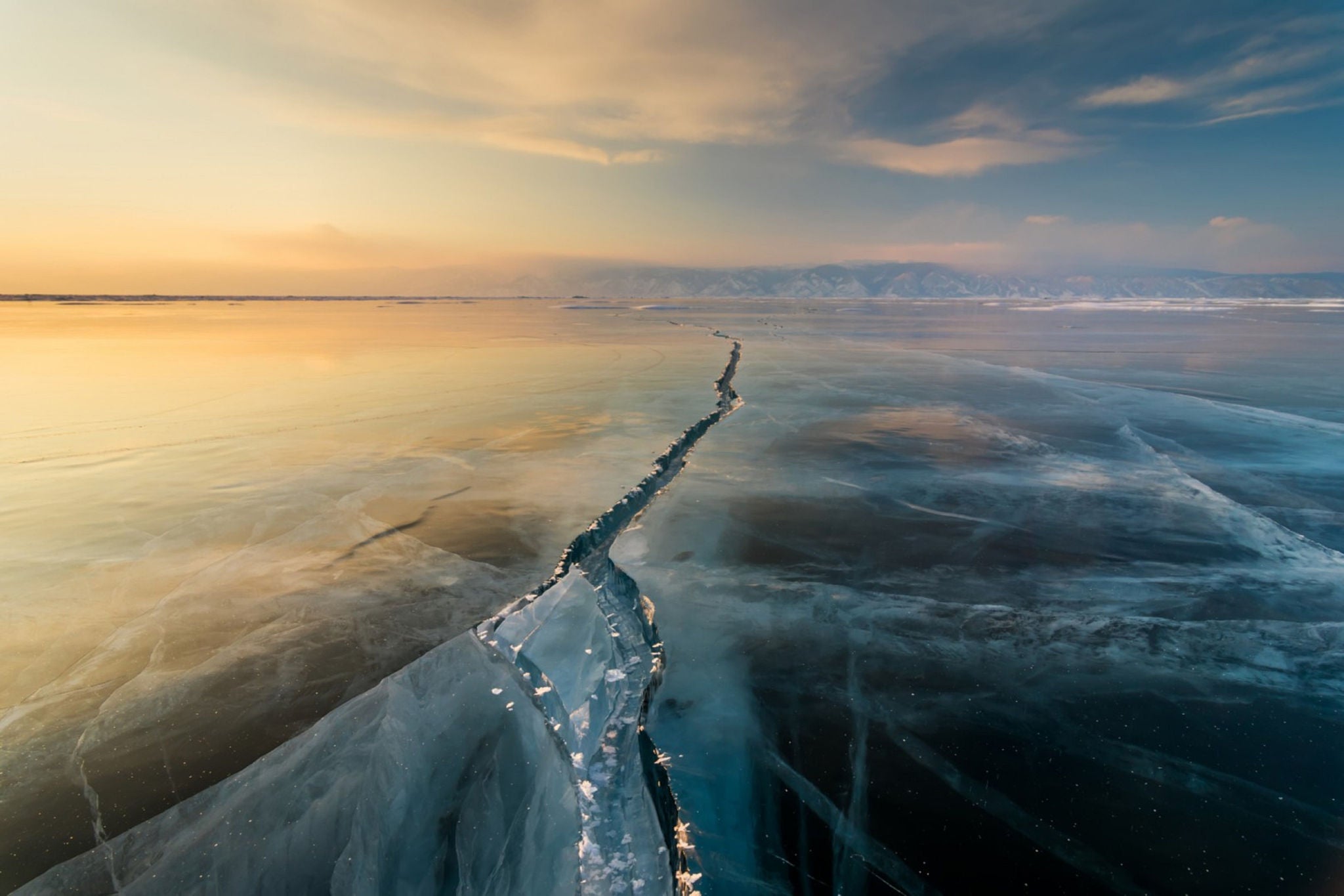 Photo du lac Baikal en hiver