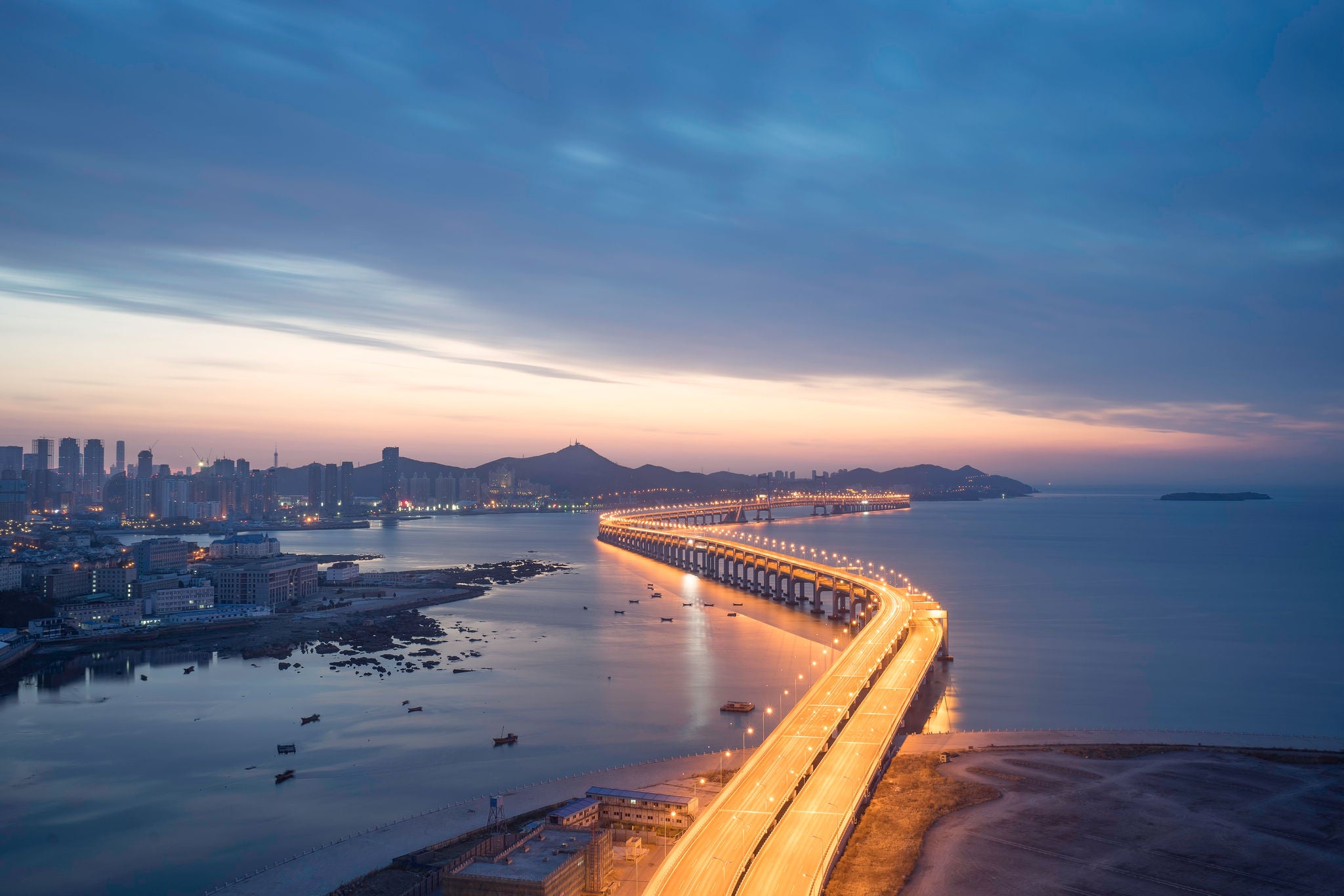 Bridge in the early morning