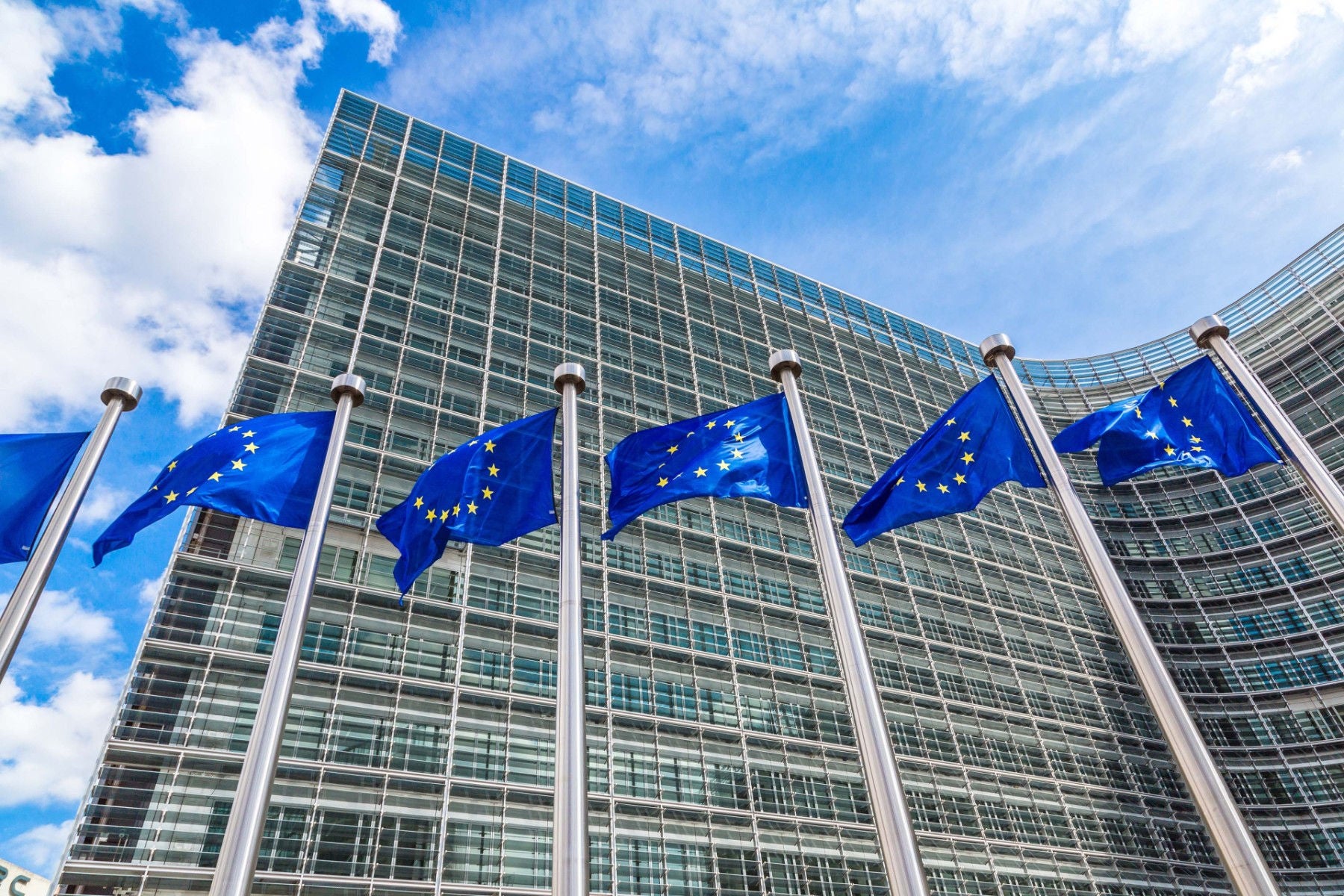 ey-european-flags-in-front-of-headquarters-of-european-commission-in-brussels.jpg