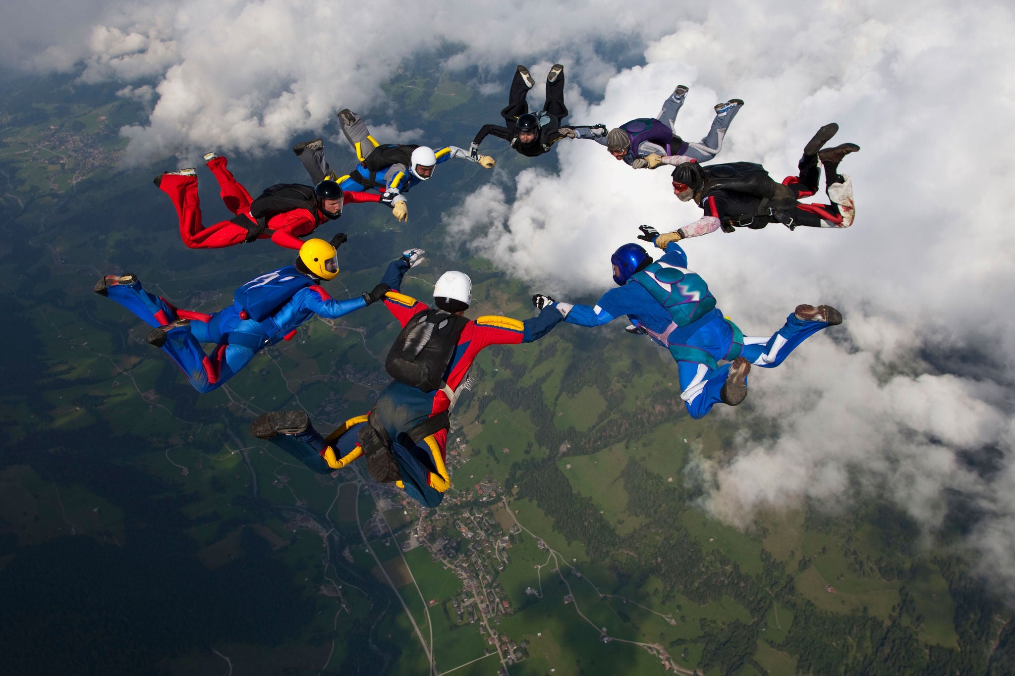 ey-group-of-people-doing-skydiving