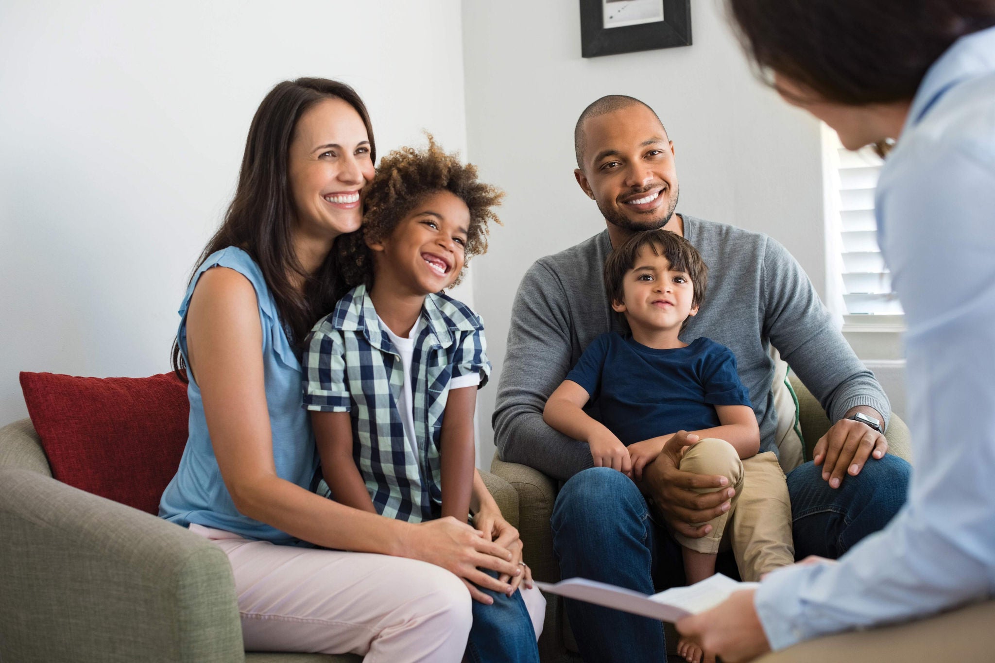 famille avec un conseiller