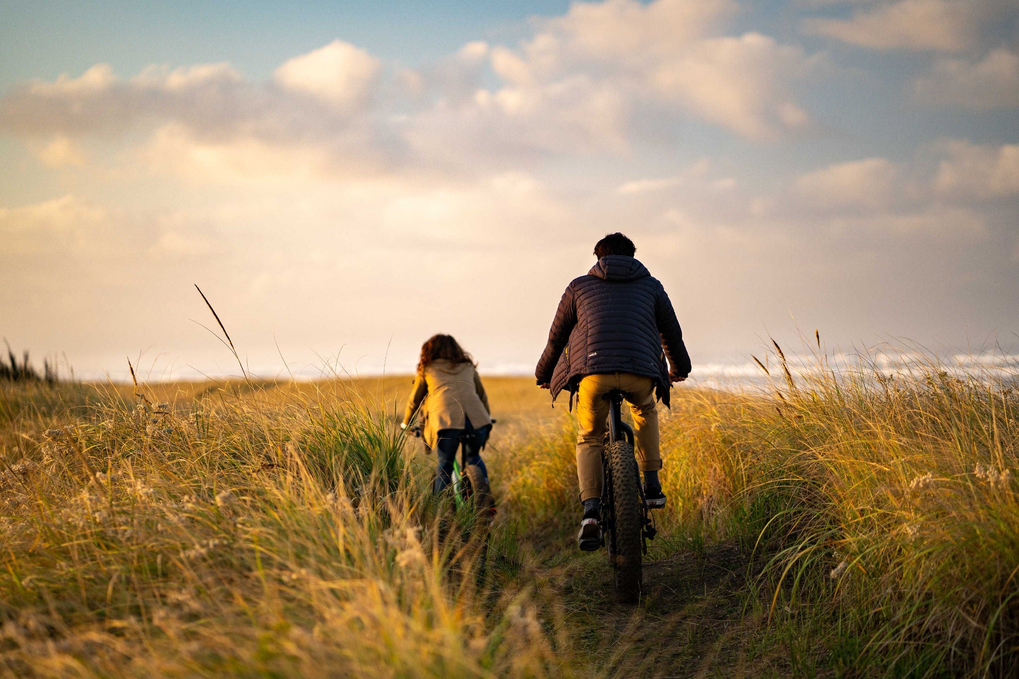 ey-girl-and-father-biking-thumbnail-v1-20220804