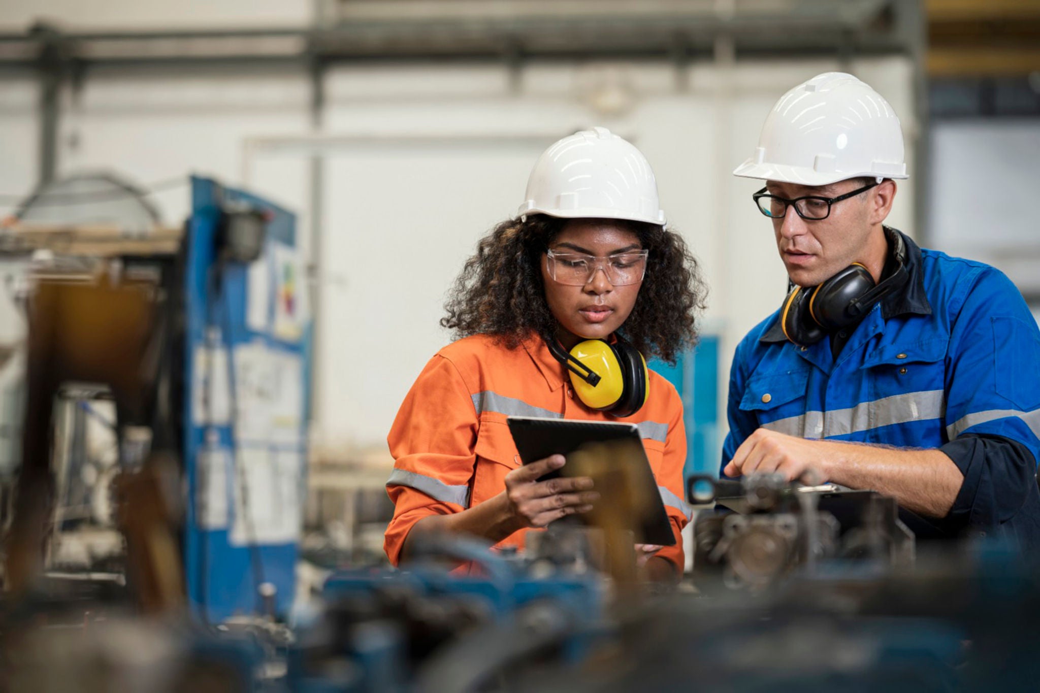 Employees discussing about project