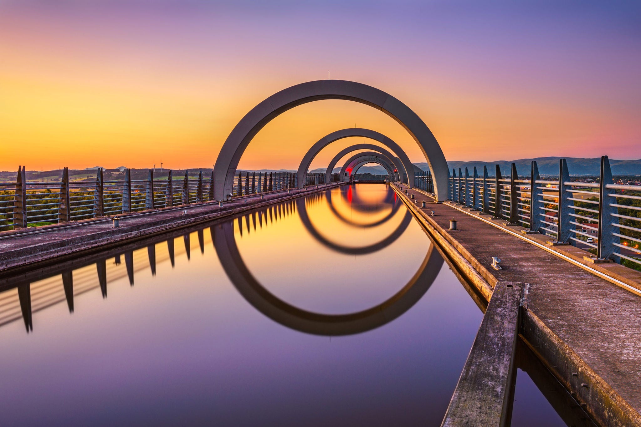 Falkrik-wheel-at-sunset-canvas