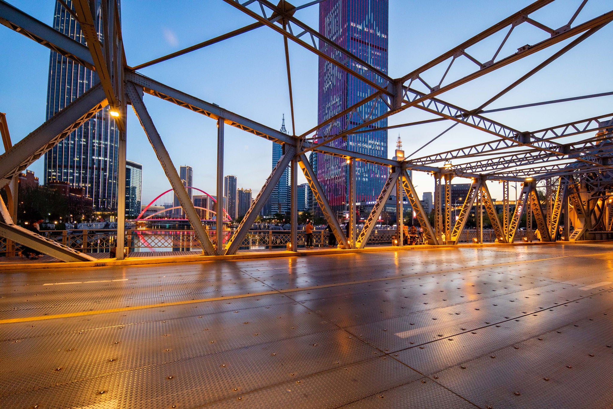 Jiefang Bridge in Tianjin