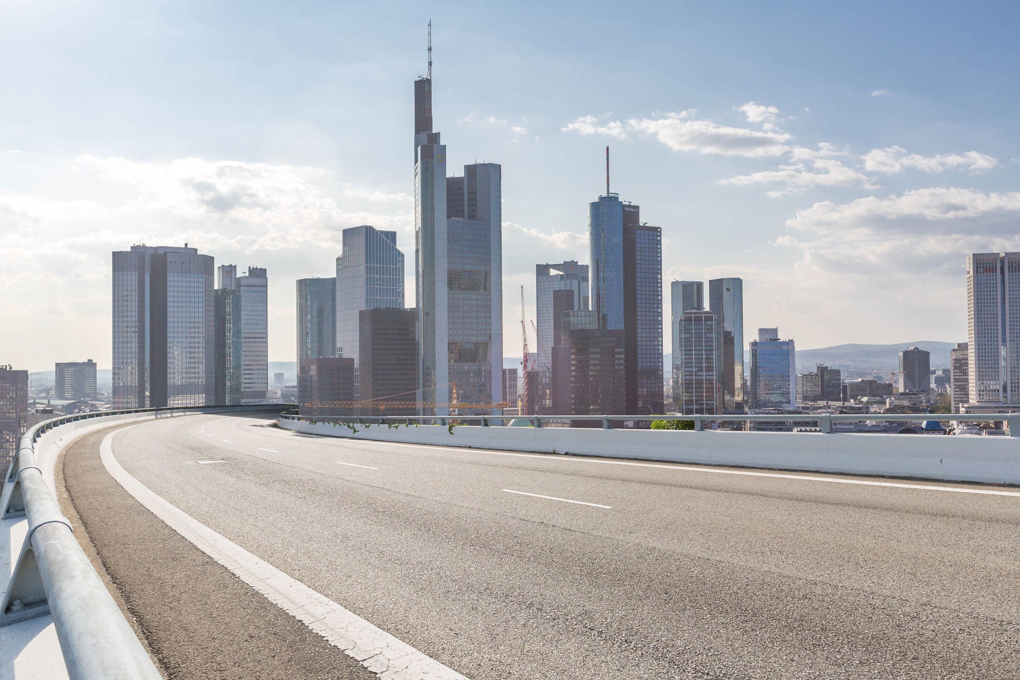 Empty road frankfurt hero