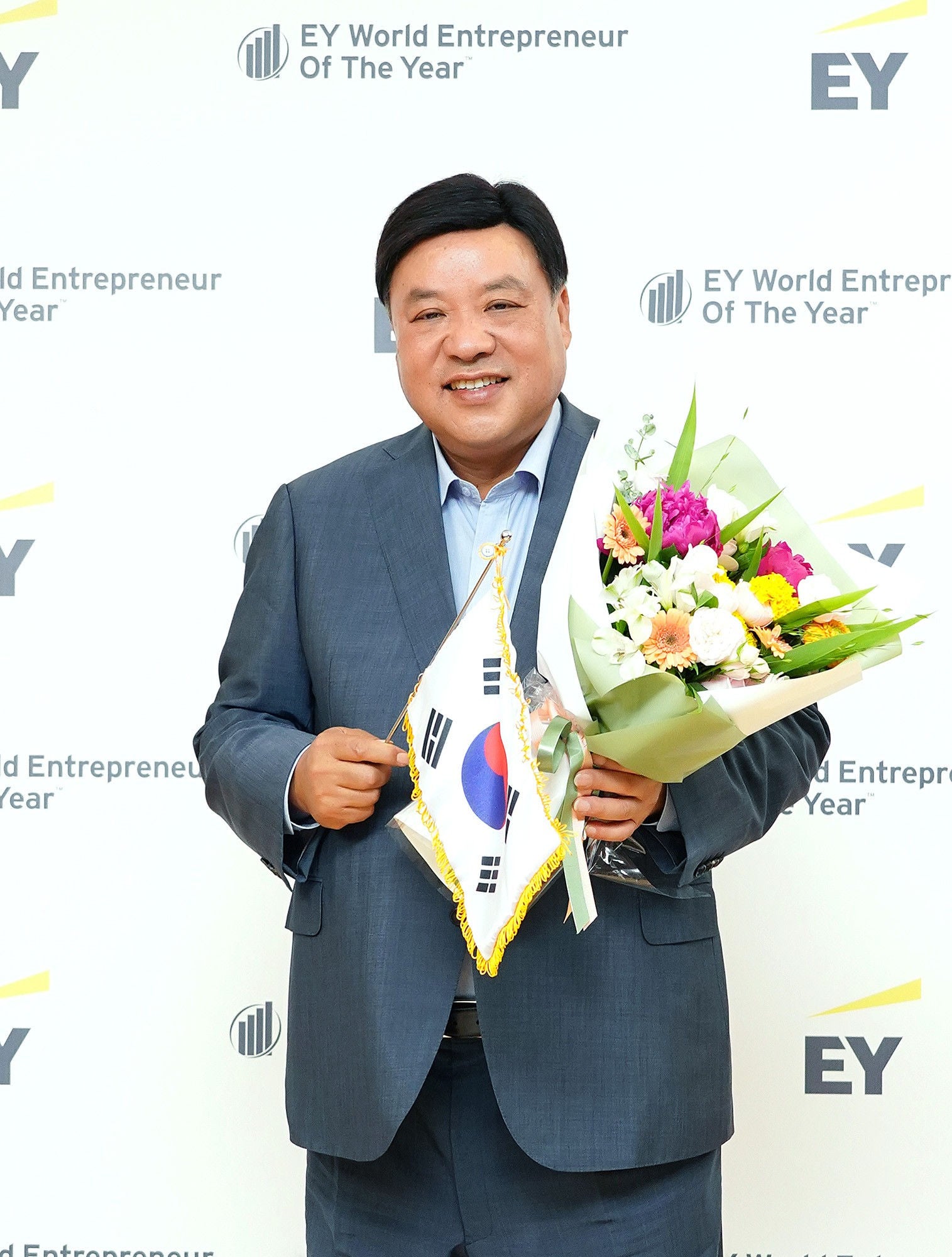 ey-korea-press-release-weoy-winner-2