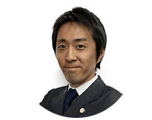 メリットパートナーズ法律事務所 弁護士　知念 芳文