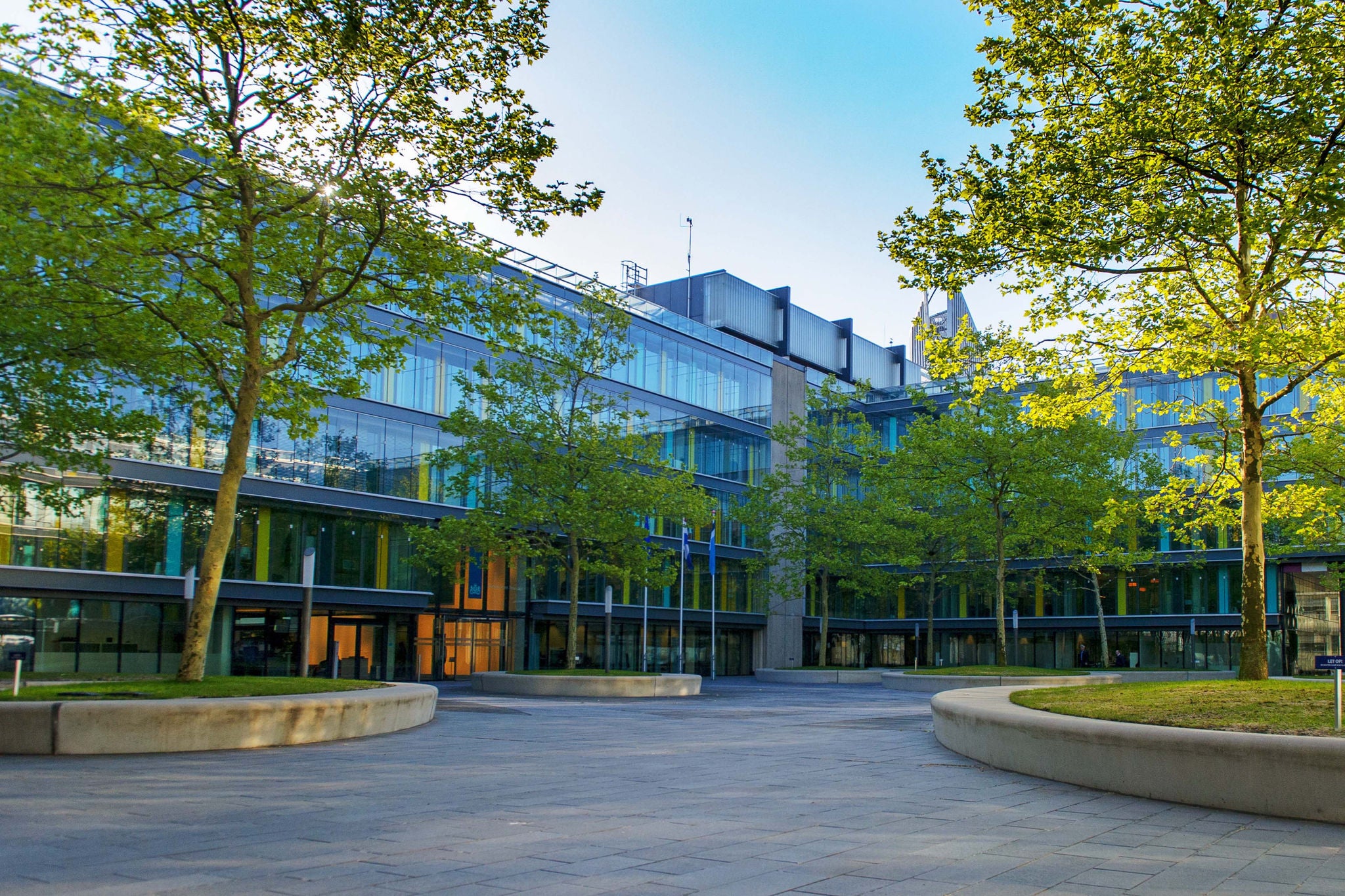 Aussenansicht auf das Finanzministerium Den Haag. 