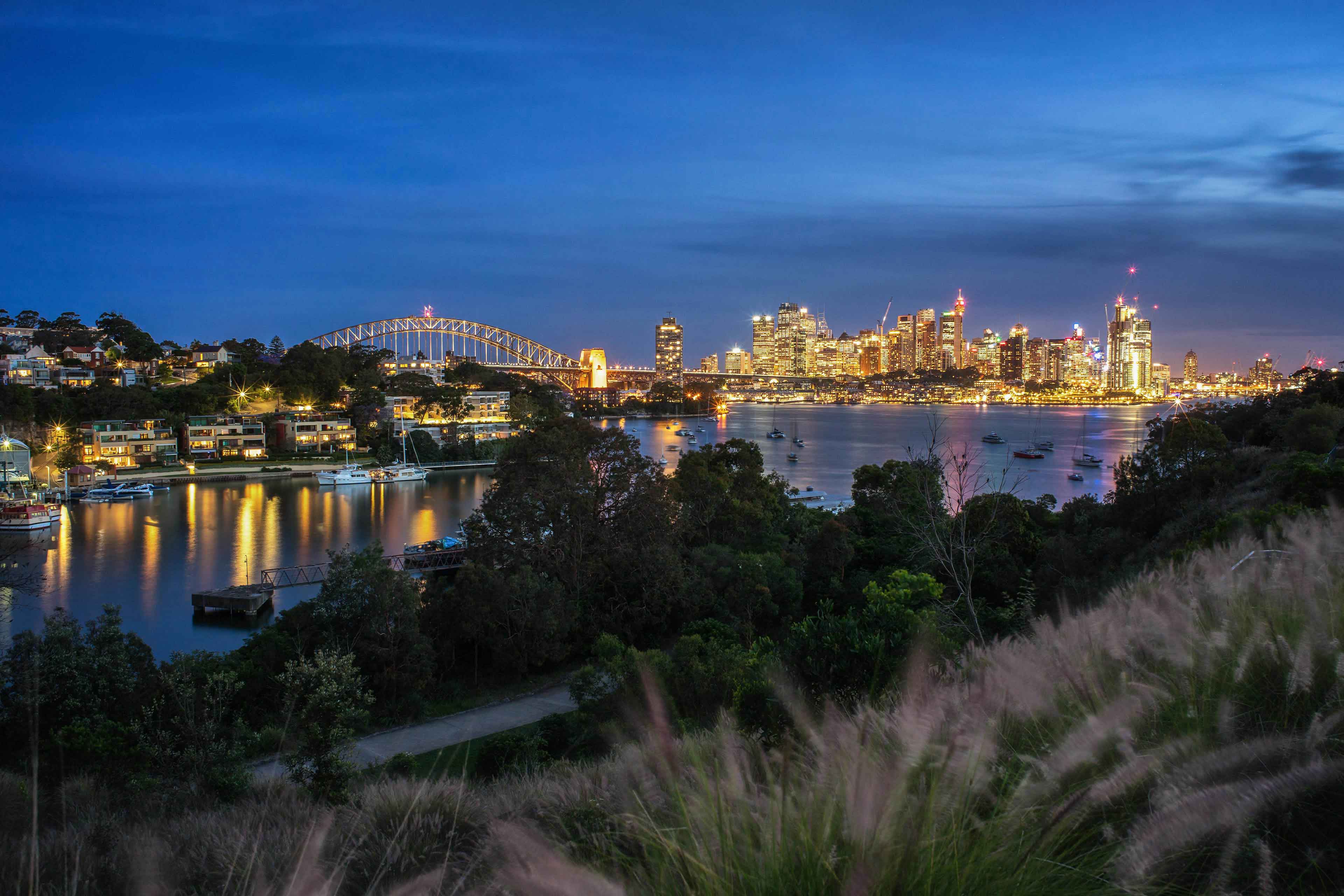 Skyline der Stadt Sydney nach Sonnenuntergang