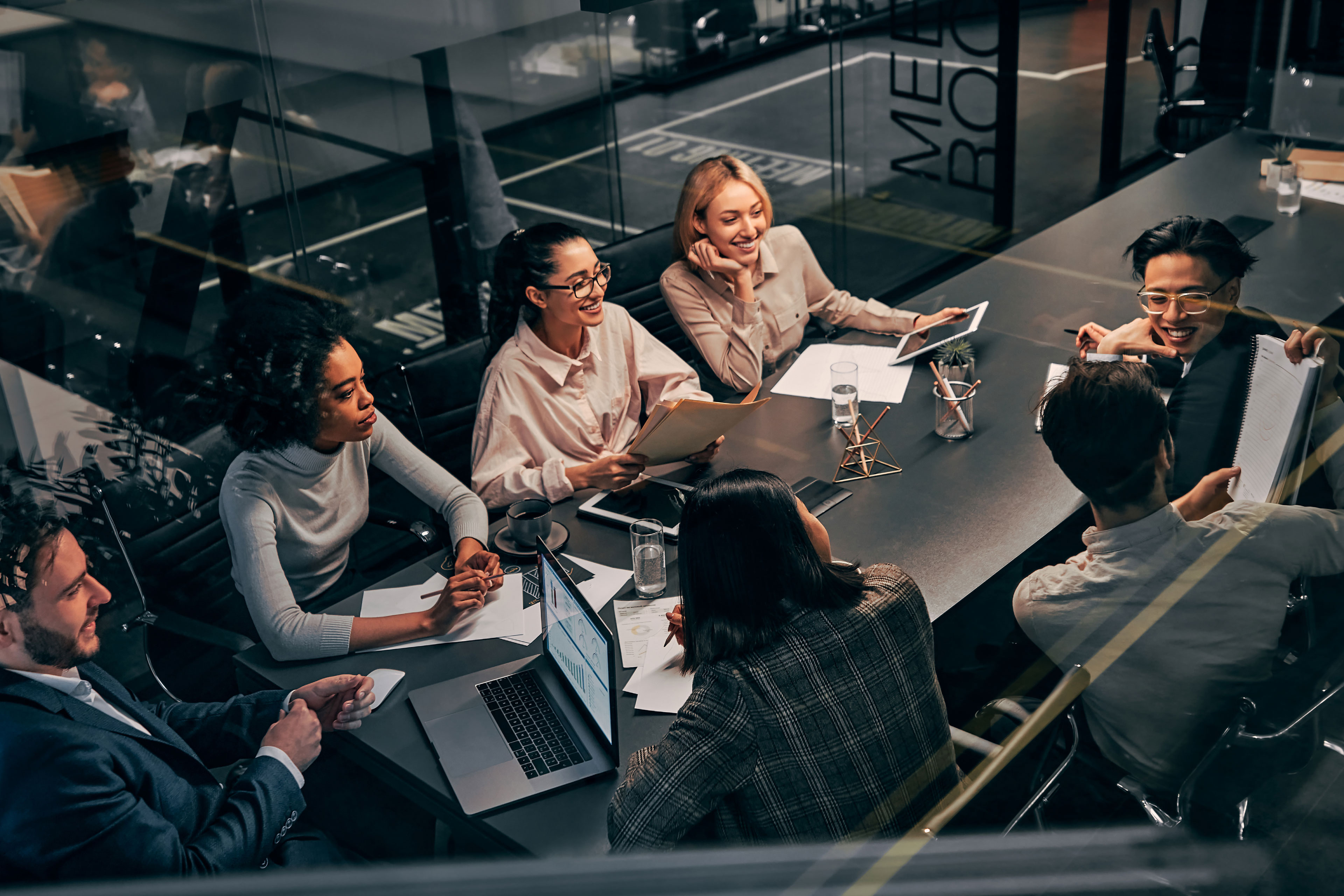 Team bei der Arbeit in einem Coworking Space