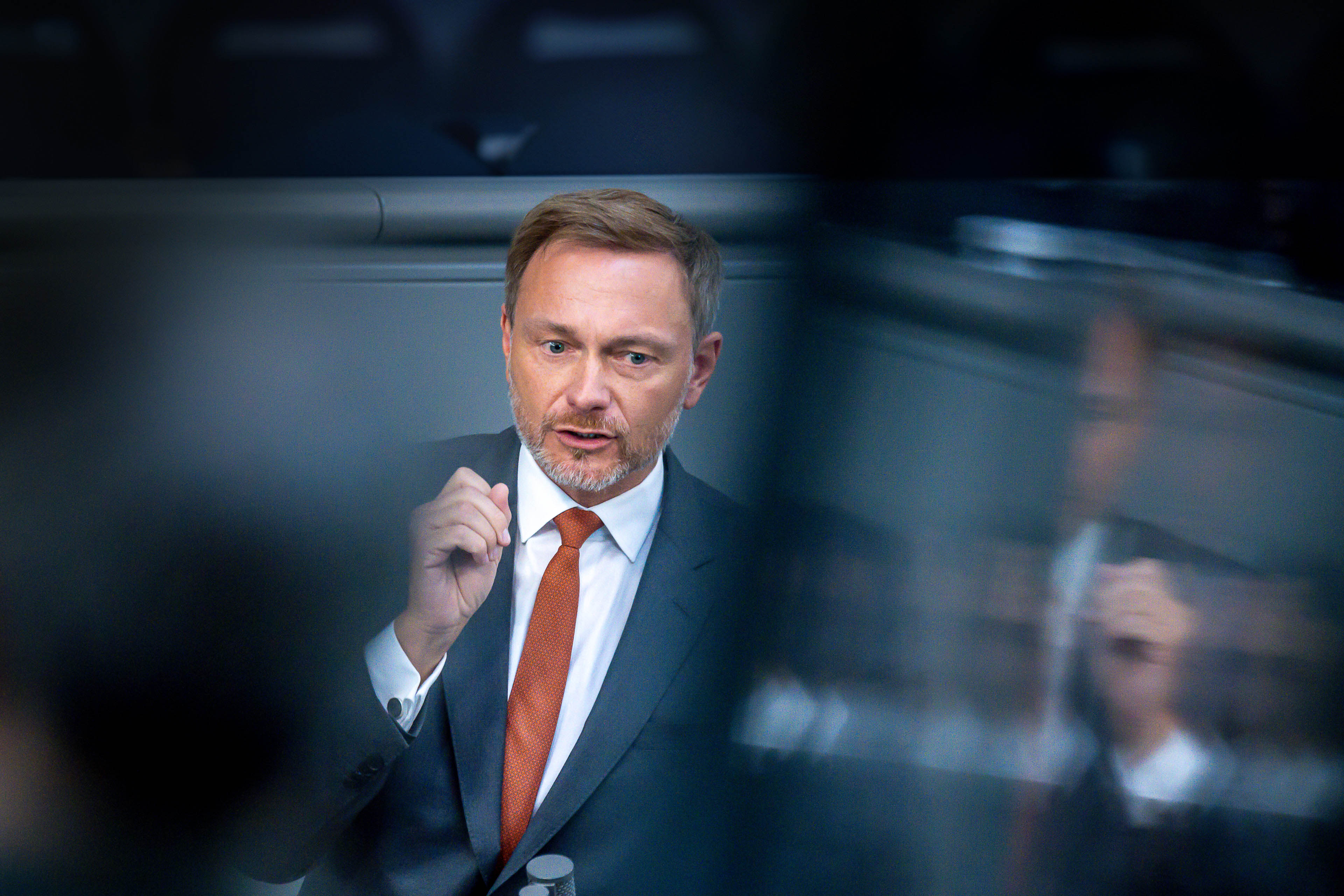 Lindner hält eine Rede