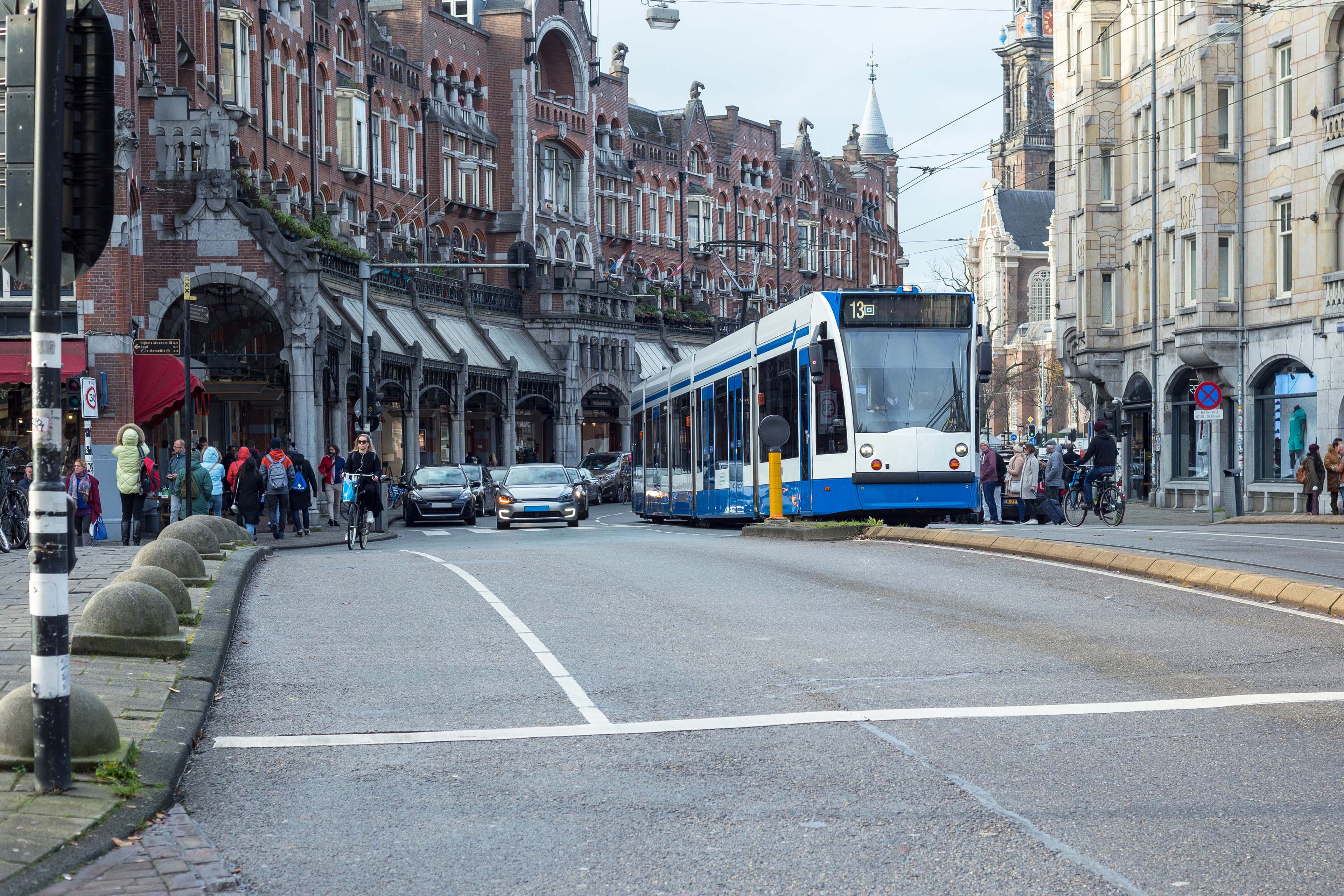 City life and traffic in amsterdam