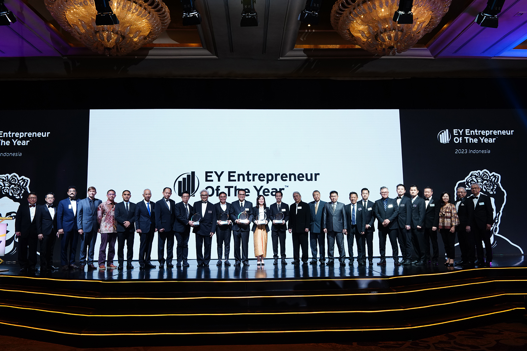 Yozua Makes named EY Entrepreneur Of The Year 2023 Indonesia | EY Indonesia