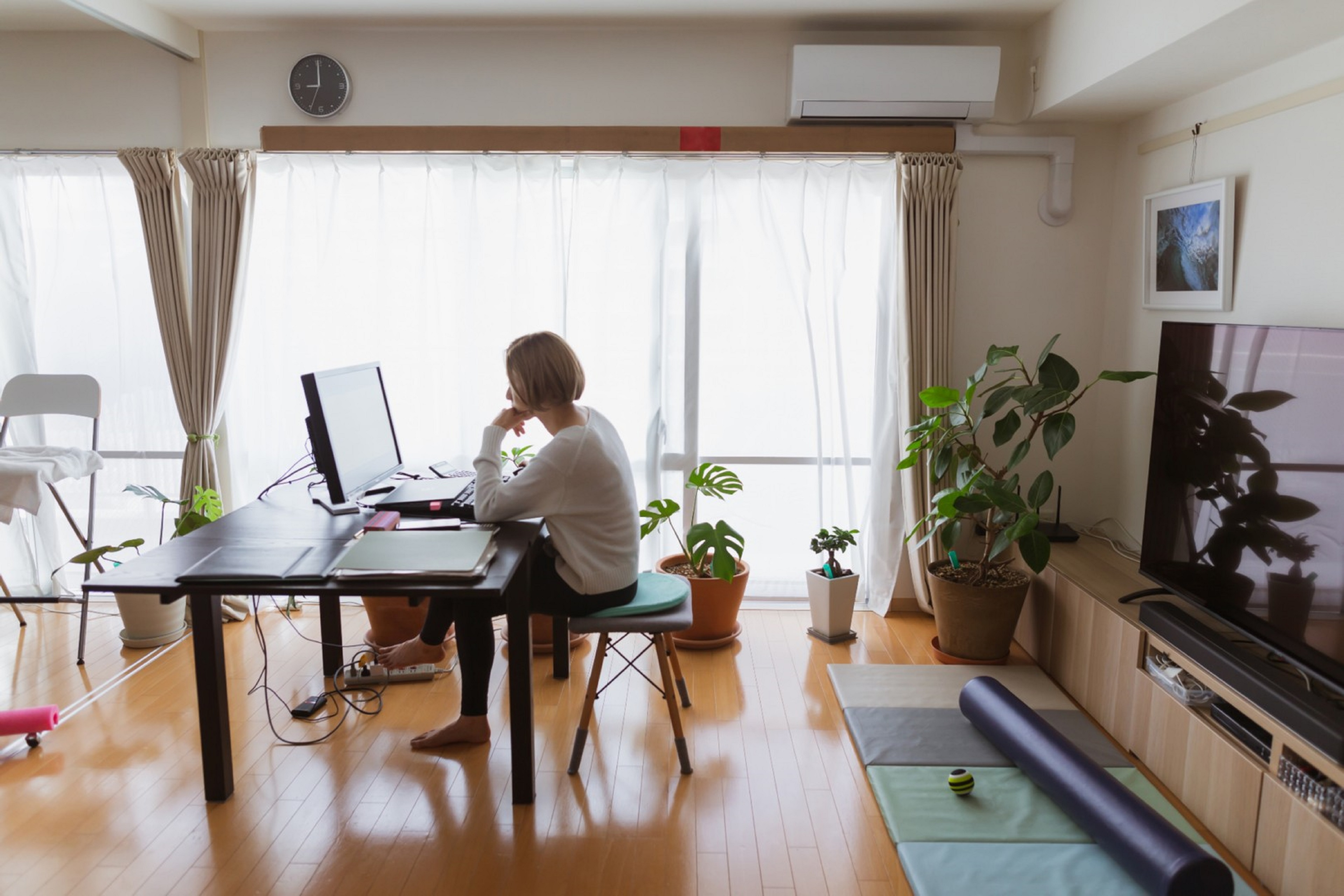 EY woman working from home