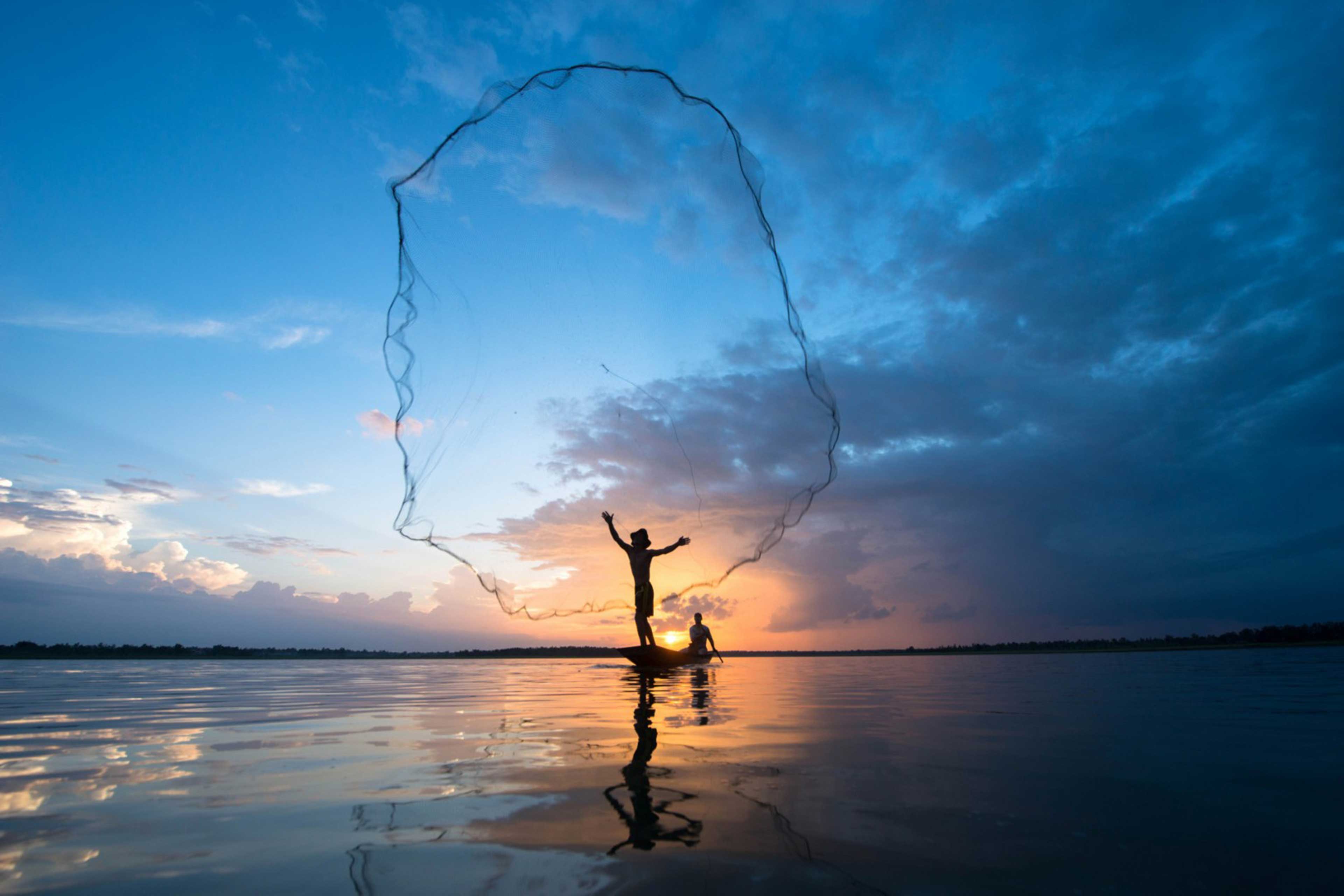 ey-fisherman-casting-net.jpg