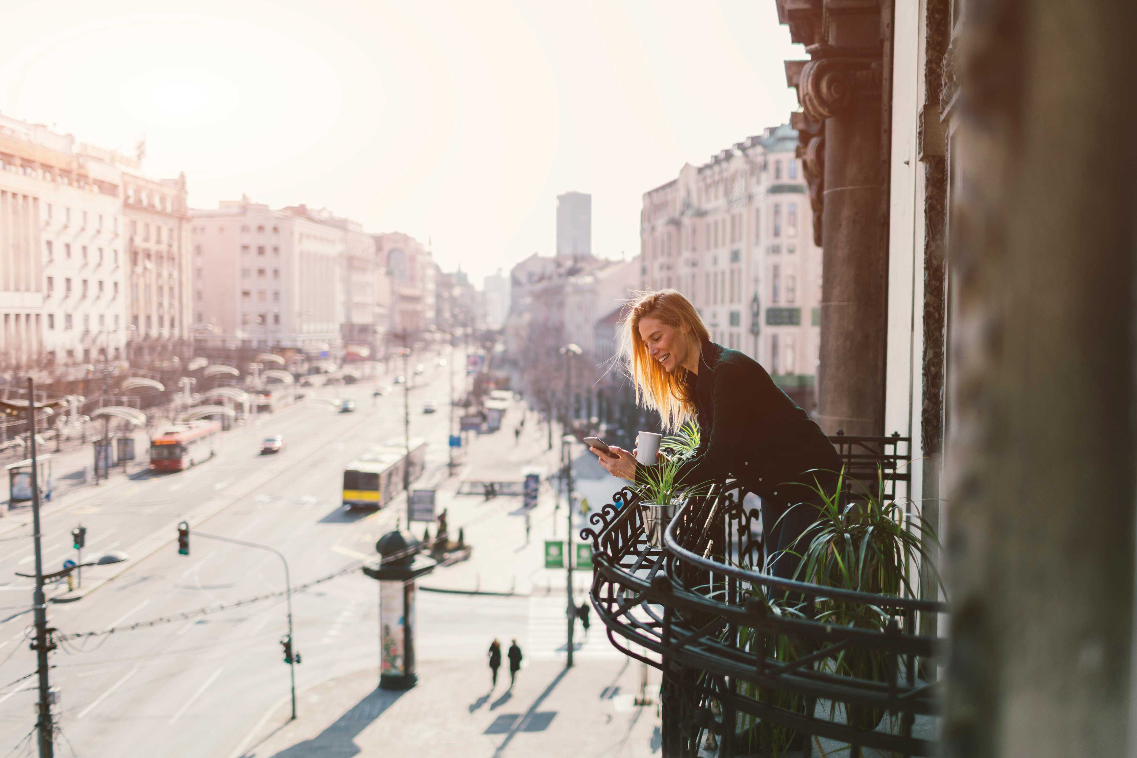 ey woman on balcony