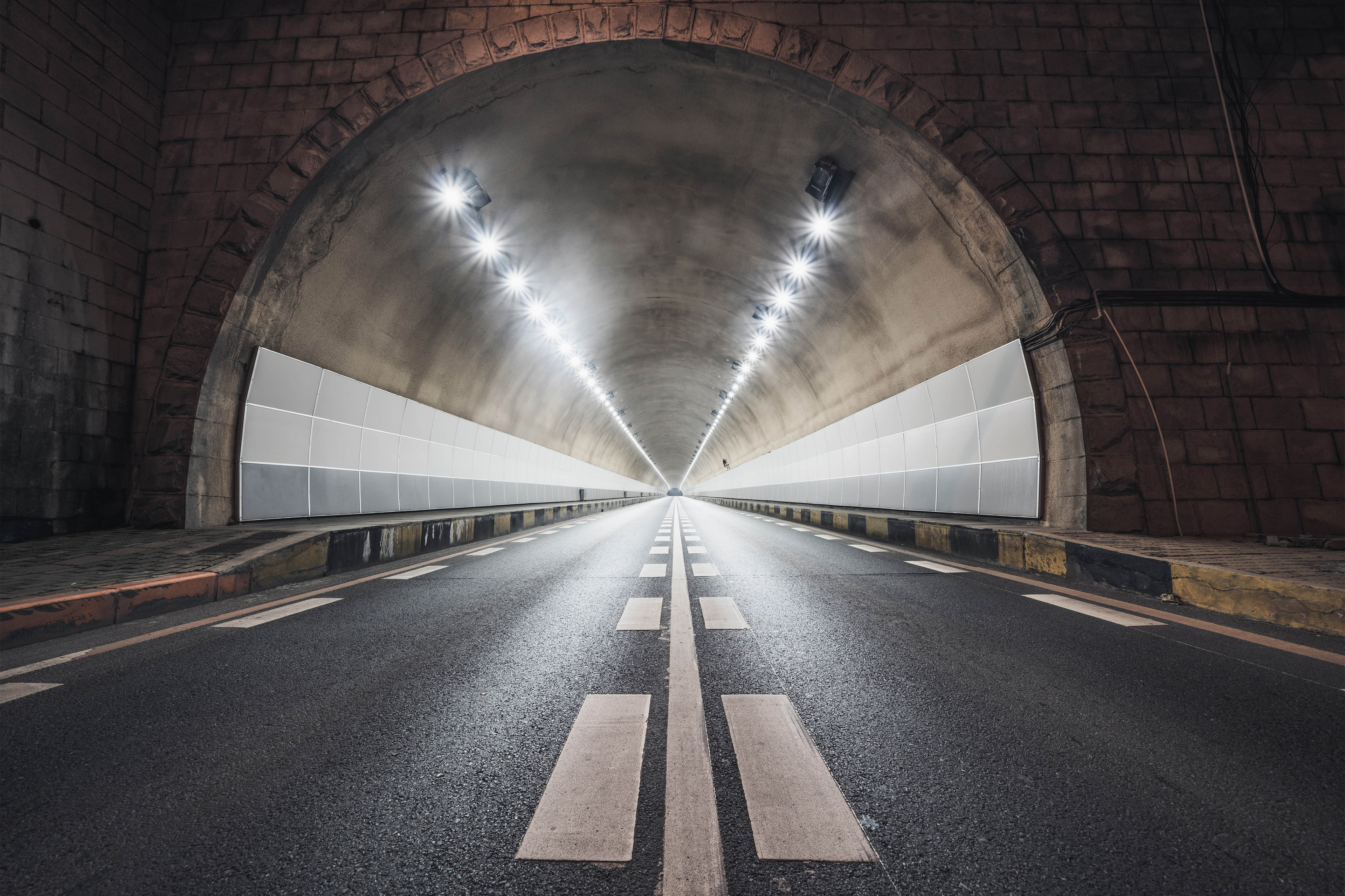  Ljus i en vägtunnel